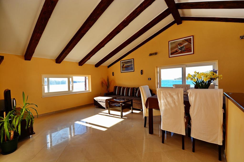 Apartments Sol Солине Екстер'єр фото